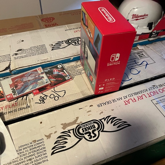 BNIB Nintendo Switch OLED $375 no BS please.
